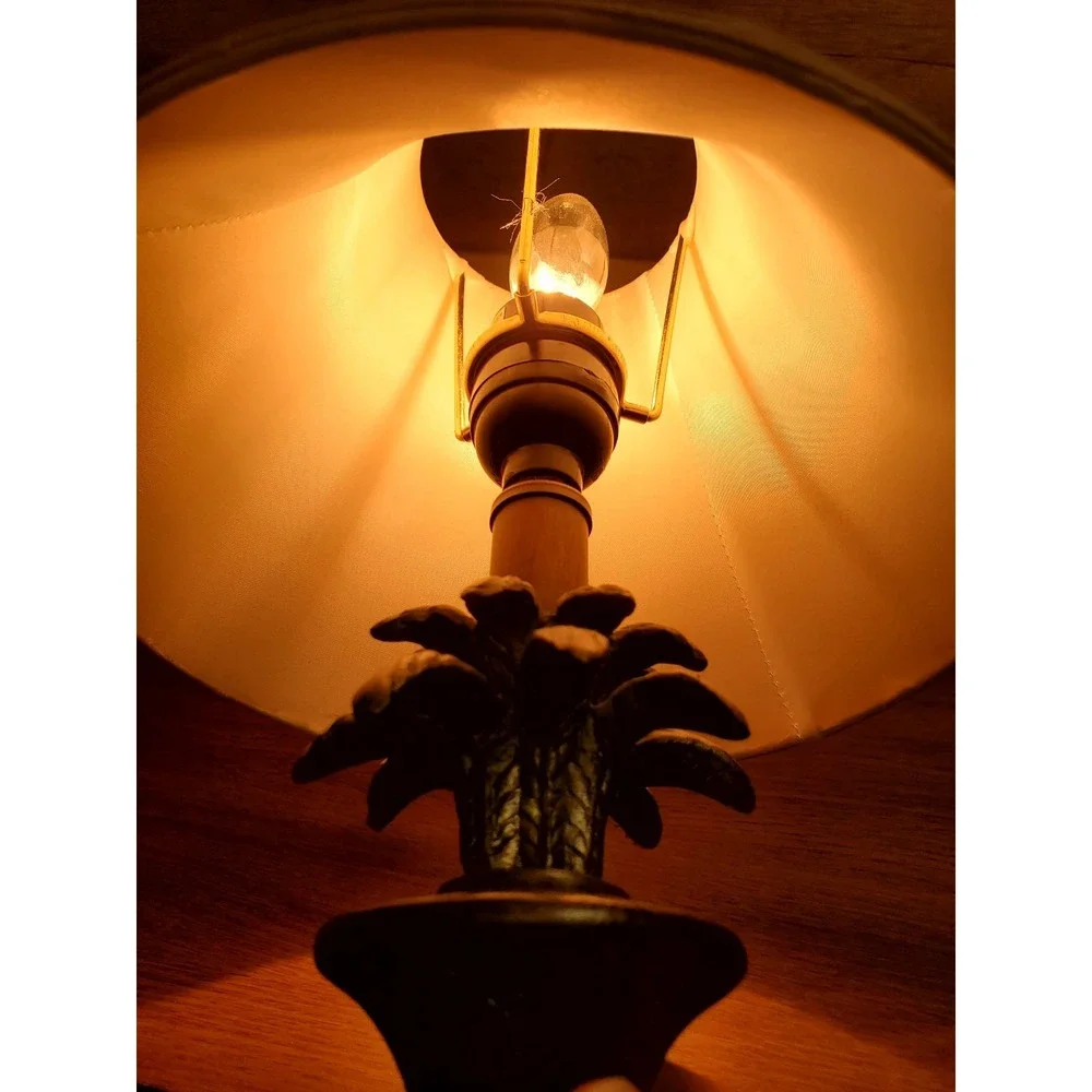 Classic Pineapple Table Lamp - Neutral Shade, Tropical Decor